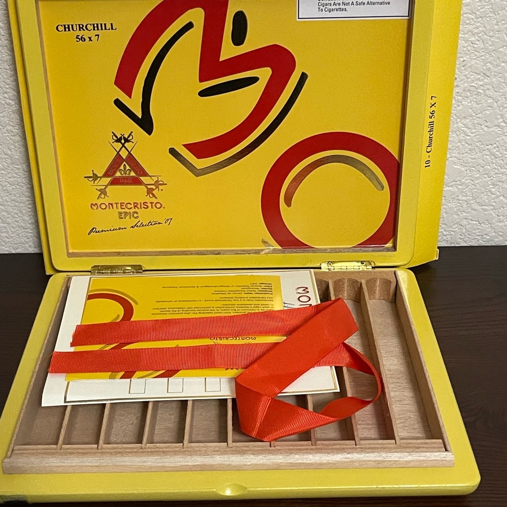 Montecristo cigar box Yellow lacquer finish